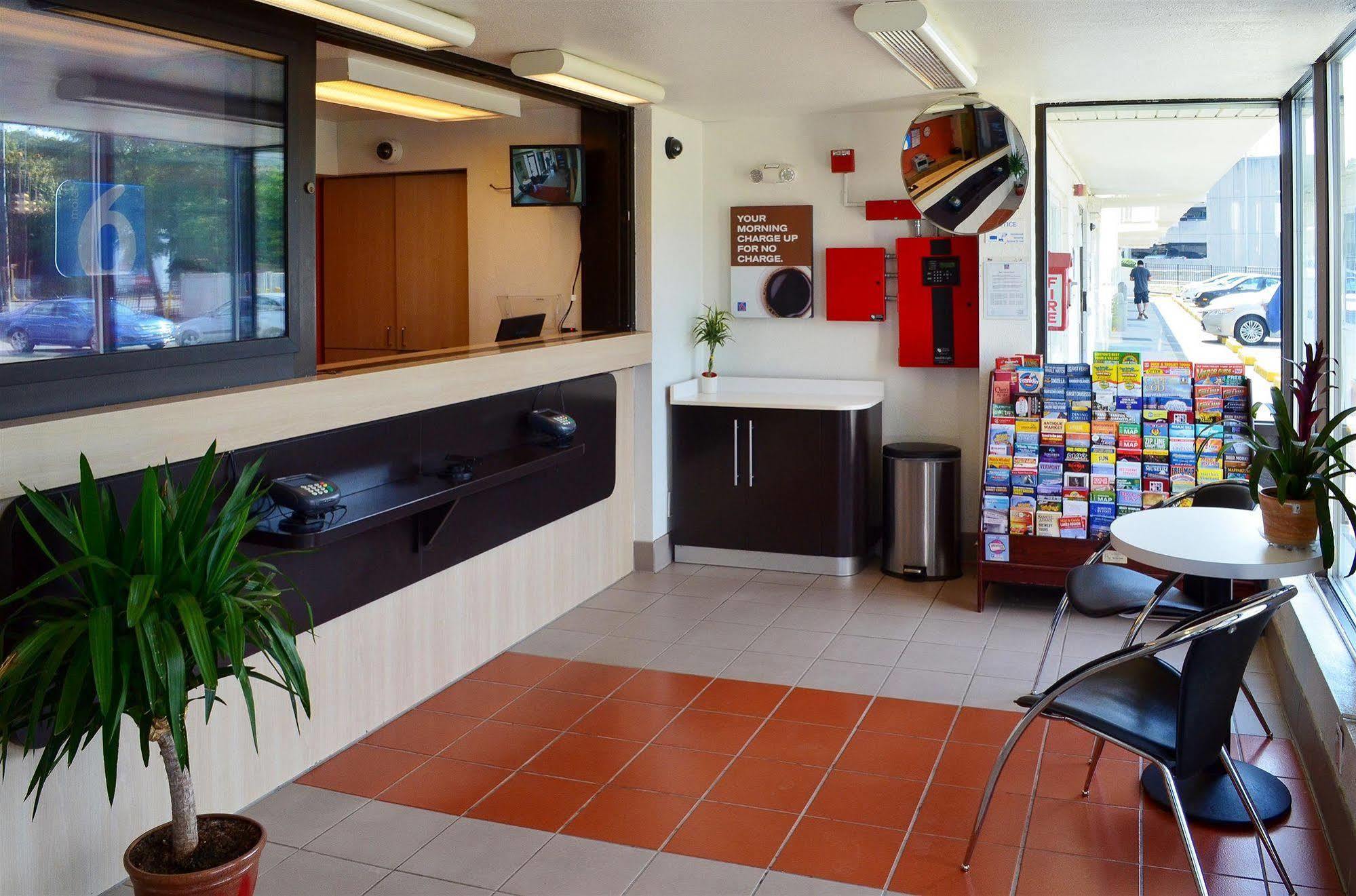 Motel 6 Boston South - เบรนทรี ภายนอก รูปภาพ
