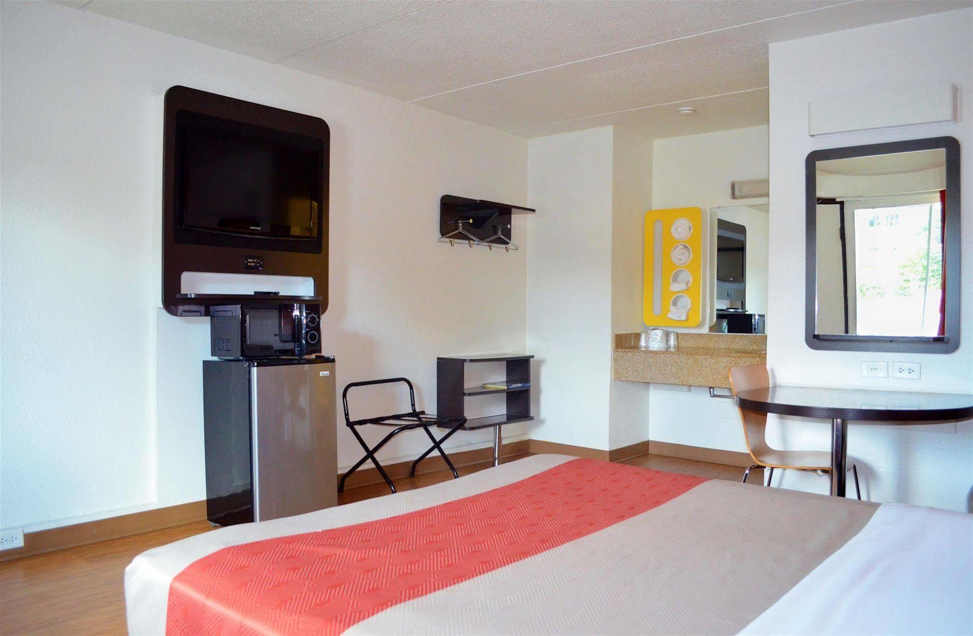 Motel 6 Boston South - เบรนทรี ภายนอก รูปภาพ