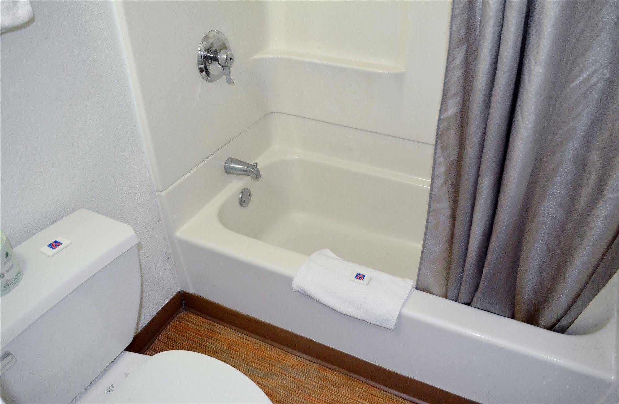 Motel 6 Boston South - เบรนทรี ภายนอก รูปภาพ